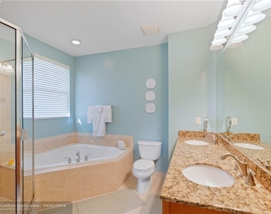 4080 W Palm Aire Dr, #2 - Photo Thumbnail 11