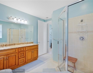 4080 W Palm Aire Dr, #2 - Photo Thumbnail 12