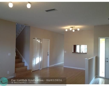 17977 Sw 8th St - Photo Thumbnail 2