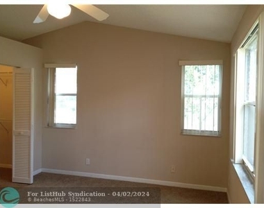 17977 Sw 8th St - Photo Thumbnail 5