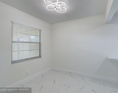 100 Sw 132nd Way - Photo Thumbnail 11