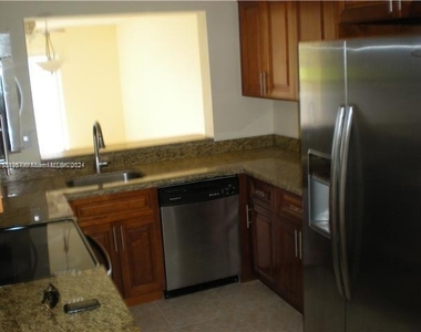 9482 S Palm Cir S - Photo Thumbnail 4