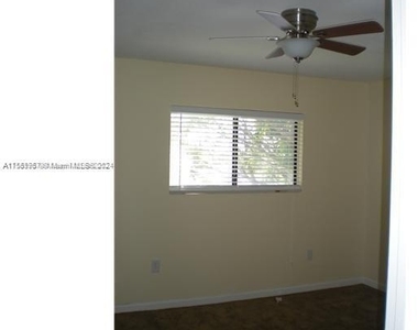 9482 S Palm Cir S - Photo Thumbnail 10