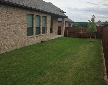 1513 Gallant Fox Drive - Photo Thumbnail 24