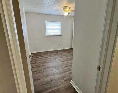 4345 Travis Street - Photo Thumbnail 8