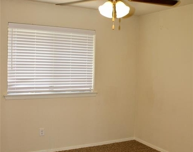 3009 Osceola Drive - Photo Thumbnail 10