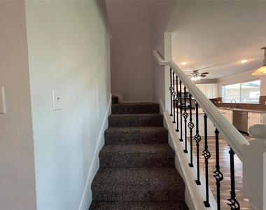 9221 Comanche Ridge Drive - Photo Thumbnail 20