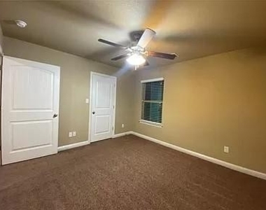 3037 Weave Court - Photo Thumbnail 14