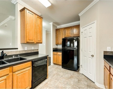 6613 Charles Trail - Photo Thumbnail 4