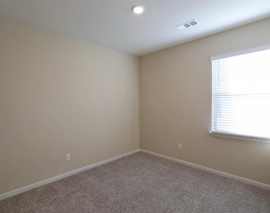 1706 Sandalwood Way - Photo Thumbnail 3