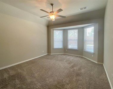 1012 Lake Sierra Way - Photo Thumbnail 10