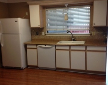 8903 Kenton Ct - Photo Thumbnail 1