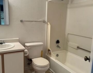 8903 Kenton Ct - Photo Thumbnail 14