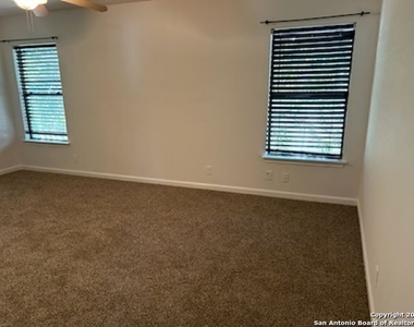 8903 Kenton Ct - Photo Thumbnail 11