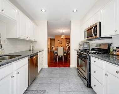 5315 Zelzah Ave - Photo Thumbnail 8