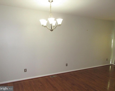 1305 Madison Lane - Photo Thumbnail 7