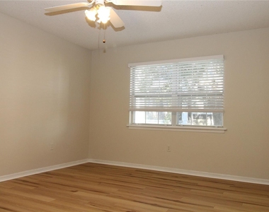 4214 Clubside Drive - Photo Thumbnail 13