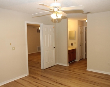 4214 Clubside Drive - Photo Thumbnail 15