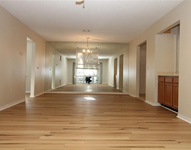 4214 Clubside Drive - Photo Thumbnail 12