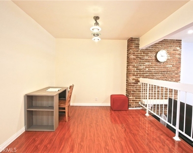 212 N Marguerita Avenue - Photo Thumbnail 4