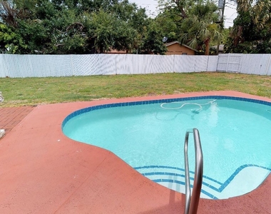 2225 Bougainvillea Street - Photo Thumbnail 34