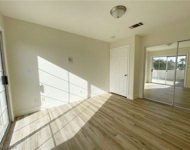 7732 Crenshaw Way - Photo Thumbnail 37