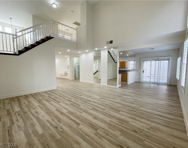 7732 Crenshaw Way - Photo Thumbnail 10