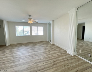 7732 Crenshaw Way - Photo Thumbnail 25