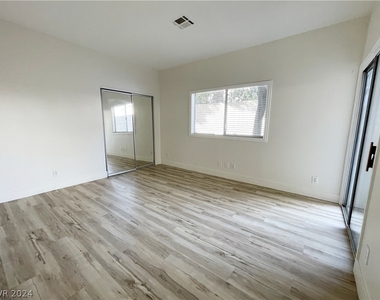 7732 Crenshaw Way - Photo Thumbnail 19