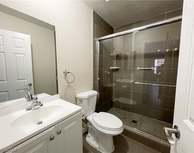 5576 W Rochele Avenue - Photo Thumbnail 15