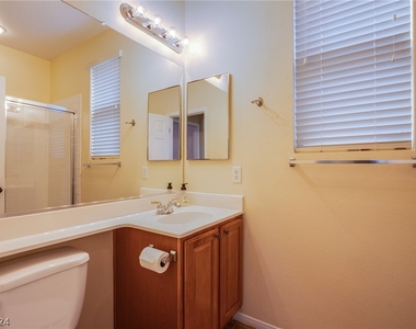 11245 Newbury Hills Avenue - Photo Thumbnail 12