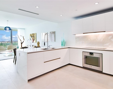 10201 Collins Ave - Photo Thumbnail 6