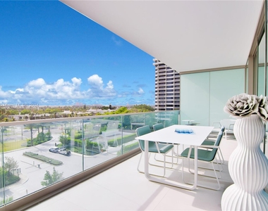 10201 Collins Ave - Photo Thumbnail 10