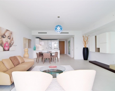 10201 Collins Ave - Photo Thumbnail 3