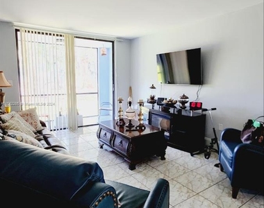 9460 Fontainebleau Blvd - Photo Thumbnail 11