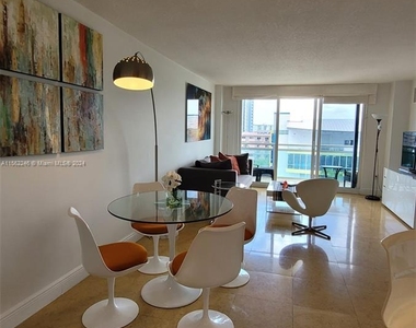 6917 Collins Ave - Photo Thumbnail 8