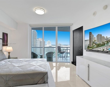 465 Brickell Ave - Photo Thumbnail 28