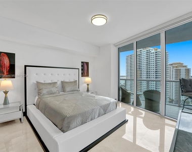 465 Brickell Ave - Photo Thumbnail 22