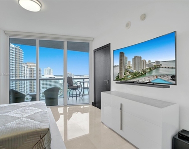 465 Brickell Ave - Photo Thumbnail 27