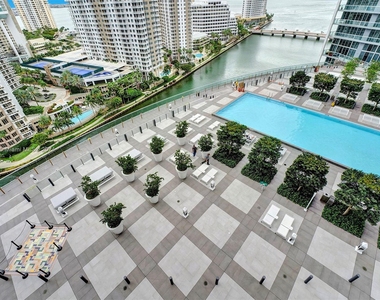 465 Brickell Ave - Photo Thumbnail 37