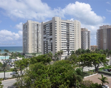 1865 S Ocean Dr - Photo Thumbnail 14