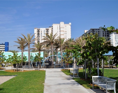 1865 S Ocean Dr - Photo Thumbnail 10