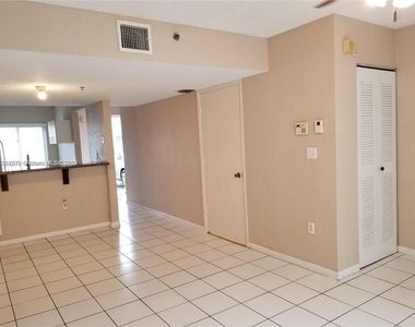 171 Riviera Cir - Photo Thumbnail 3