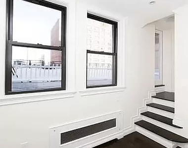 342 East 55th Street - Photo Thumbnail 3