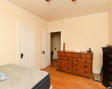 5534 N. Artesian, Unit 4 - Photo Thumbnail 15