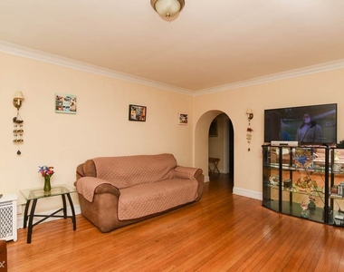 5534 N. Artesian, Unit 7 - Photo Thumbnail 7