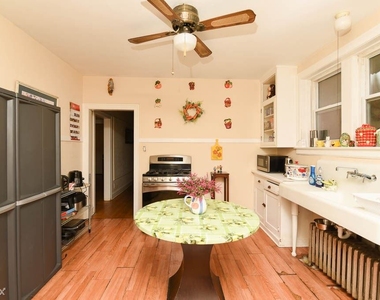 5534 N. Artesian, Unit 7 - Photo Thumbnail 1