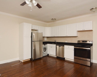 3345 N. Marshfield, Unit A704 - Photo Thumbnail 4