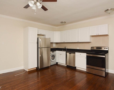 3345 N. Marshfield, Unit A704 - Photo Thumbnail 12