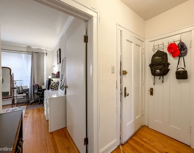 4226 N. Clark, Unit 8 - Photo Thumbnail 15